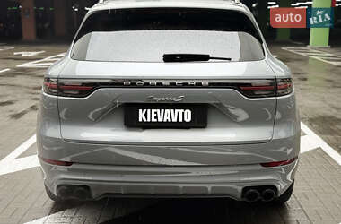 Позашляховик / Кросовер Porsche Cayenne 2019 в 