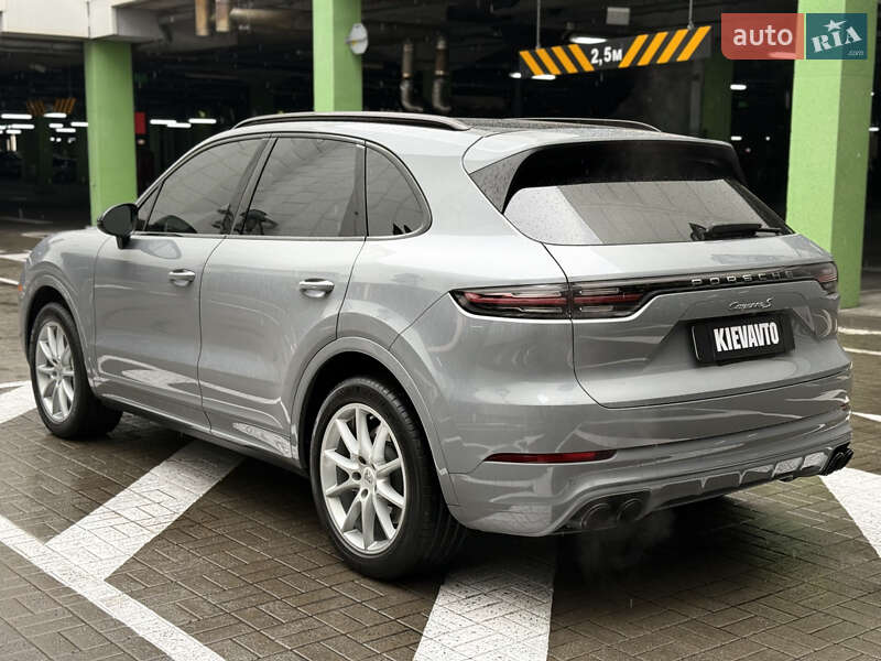 Внедорожник / Кроссовер Porsche Cayenne 2019 в Киеве