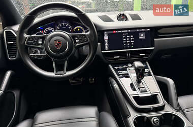 Позашляховик / Кросовер Porsche Cayenne 2019 в 