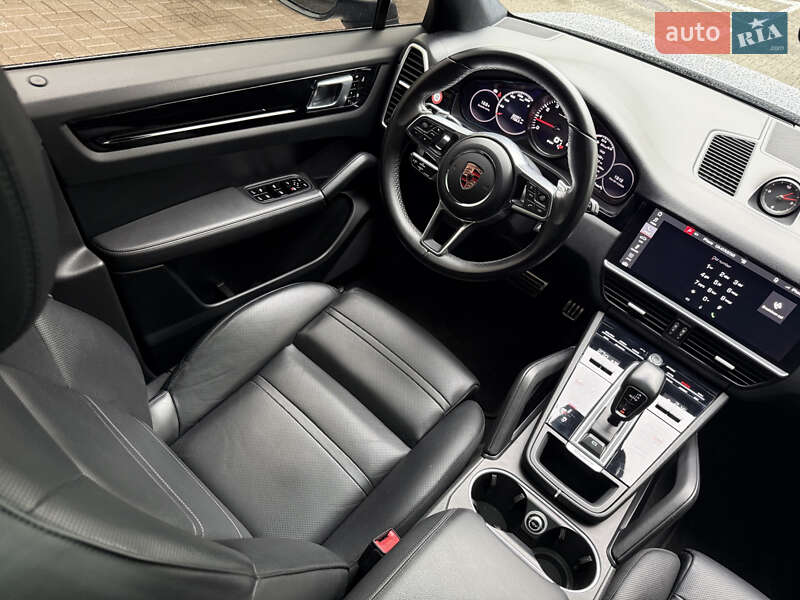Внедорожник / Кроссовер Porsche Cayenne 2019 в Киеве