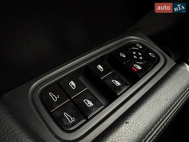 Внедорожник / Кроссовер Porsche Cayenne 2019 в Киеве