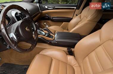 Внедорожник / Кроссовер Porsche Cayenne 2013 в 