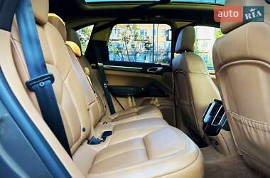 Позашляховик / Кросовер Porsche Cayenne 2016 в 