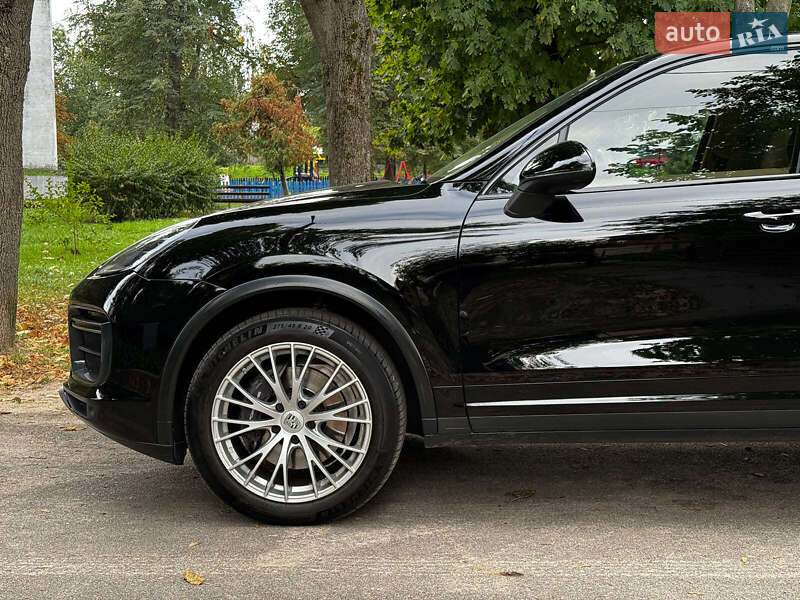 Позашляховик / Кросовер Porsche Cayenne 2017 в Києві