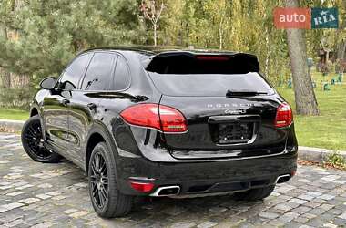 Внедорожник / Кроссовер Porsche Cayenne 2014 в 