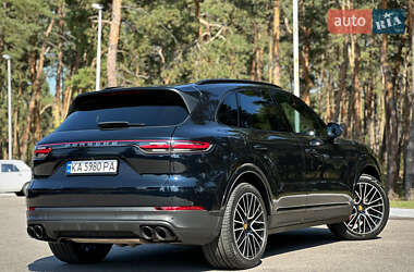 Позашляховик / Кросовер Porsche Cayenne 2019 в 