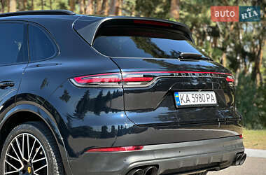 Позашляховик / Кросовер Porsche Cayenne 2019 в 
