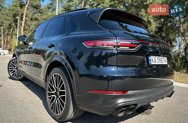 Позашляховик / Кросовер Porsche Cayenne 2019 в 