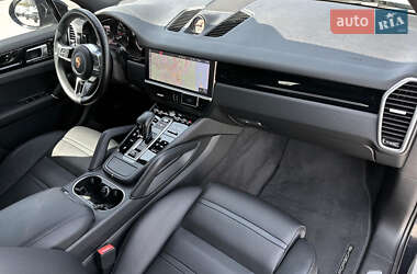 Позашляховик / Кросовер Porsche Cayenne 2019 в 
