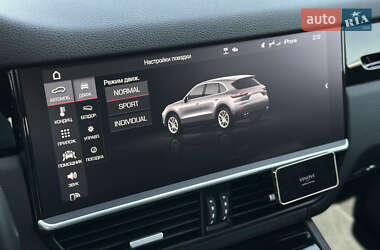 Позашляховик / Кросовер Porsche Cayenne 2019 в 