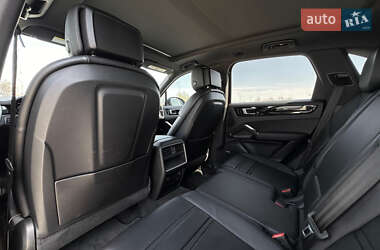 Позашляховик / Кросовер Porsche Cayenne 2019 в 