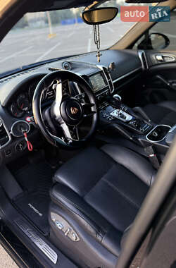 Внедорожник / Кроссовер Porsche Cayenne 2014 в 