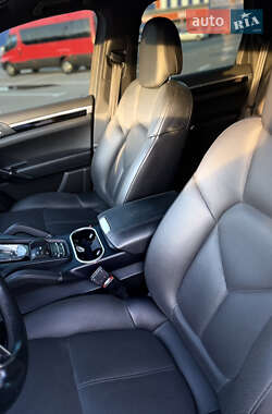Внедорожник / Кроссовер Porsche Cayenne 2014 в 