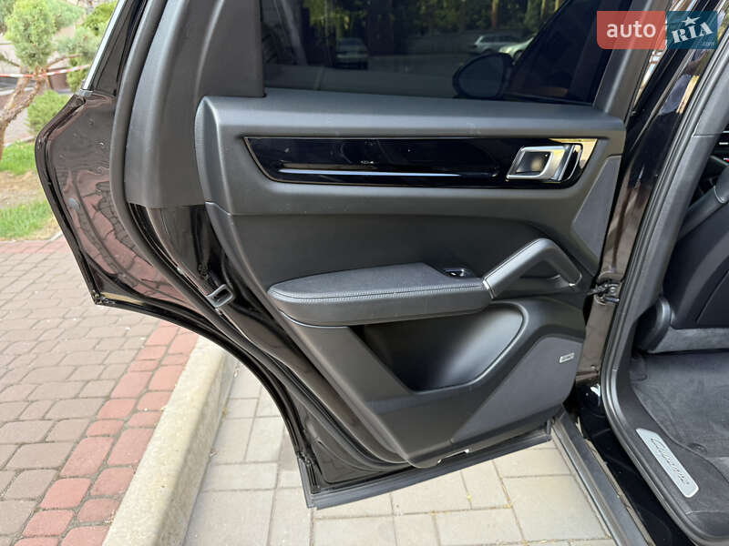 Внедорожник / Кроссовер Porsche Cayenne 2018 в Ивано-Франковске фото 30 Внедорожник / Кроссовер Porsche Cayenne 2018 в Ивано-Франковске