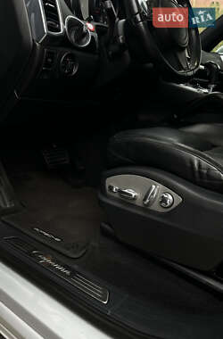 Позашляховик / Кросовер Porsche Cayenne 2012 в 