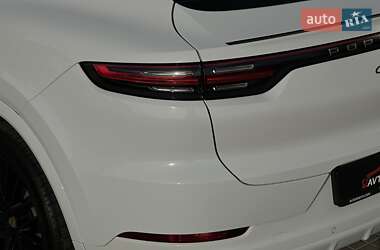 Внедорожник / Кроссовер Porsche Cayenne 2020 в 