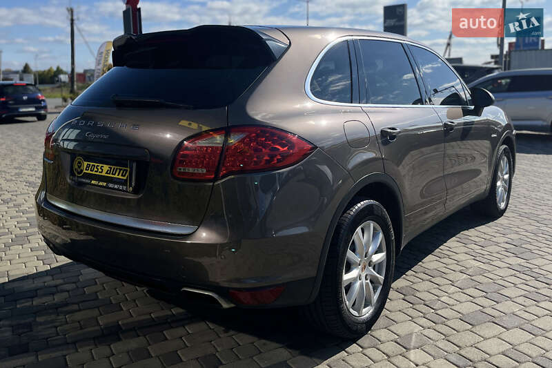 Позашляховик / Кросовер Porsche Cayenne 2013 в Мукачевому