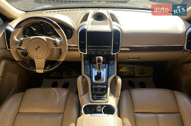 Позашляховик / Кросовер Porsche Cayenne 2013 в 