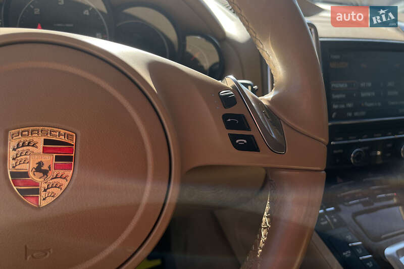 Позашляховик / Кросовер Porsche Cayenne 2013 в Мукачевому