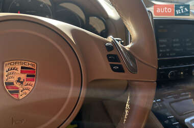 Позашляховик / Кросовер Porsche Cayenne 2013 в 