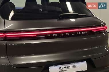 Позашляховик / Кросовер Porsche Cayenne 2024 в 