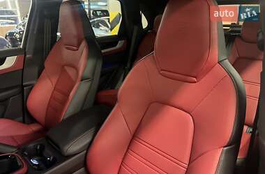 Позашляховик / Кросовер Porsche Cayenne 2024 в 