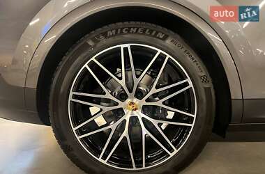 Позашляховик / Кросовер Porsche Cayenne 2024 в 