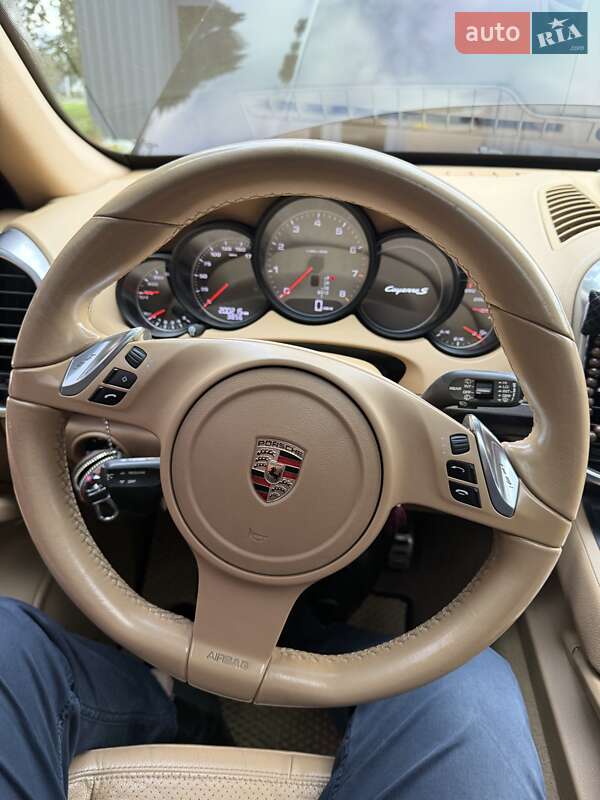 Внедорожник / Кроссовер Porsche Cayenne 2011 в Кременчуге