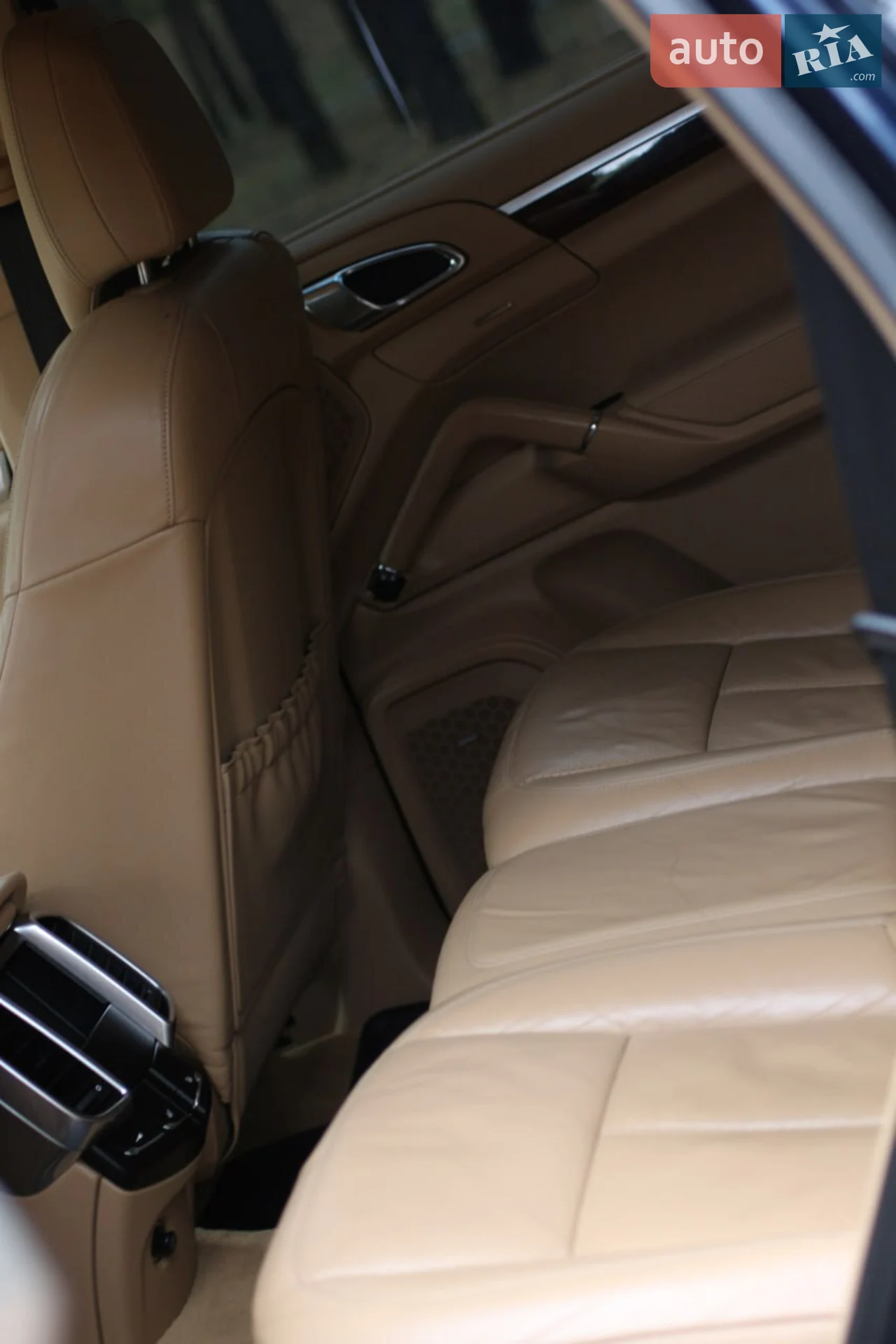 Porsche Cayenne 2011 VIN WP1AA2A23BLA09322 фото оголошення 36 з 39