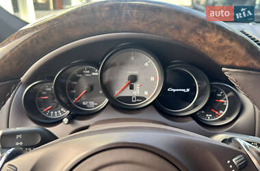 Внедорожник / Кроссовер Porsche Cayenne 2013 в 