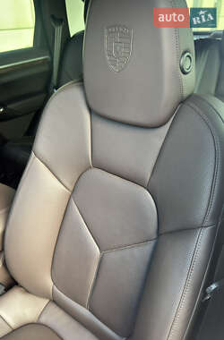 Внедорожник / Кроссовер Porsche Cayenne 2013 в 