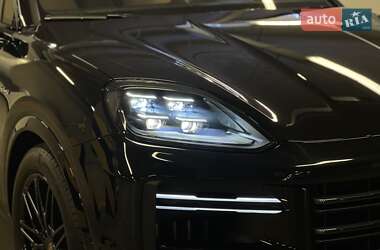 Внедорожник / Кроссовер Porsche Cayenne 2023 в 