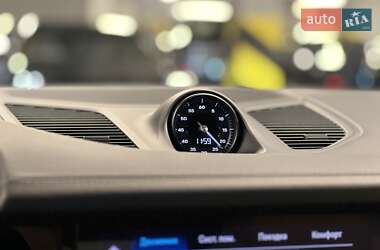 Внедорожник / Кроссовер Porsche Cayenne 2023 в 