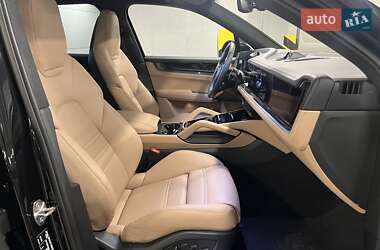 Внедорожник / Кроссовер Porsche Cayenne 2023 в 