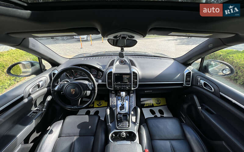 Позашляховик / Кросовер Porsche Cayenne 2014 в Львові