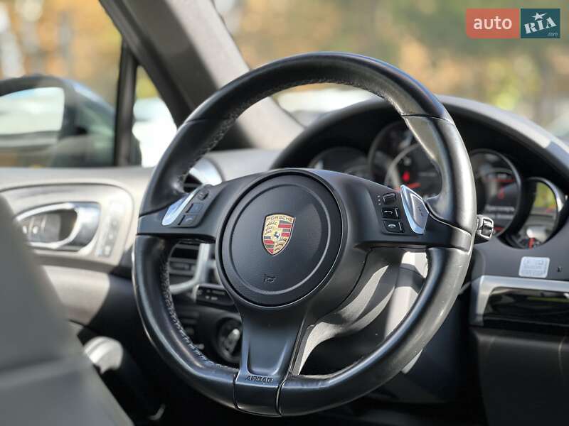 Позашляховик / Кросовер Porsche Cayenne 2014 в Львові