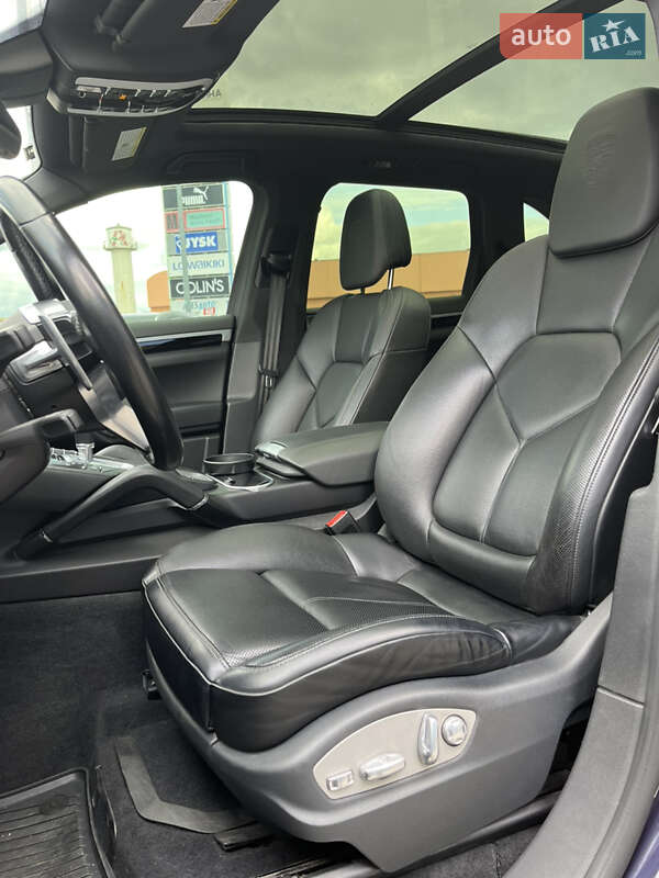 Позашляховик / Кросовер Porsche Cayenne 2016 в Києві