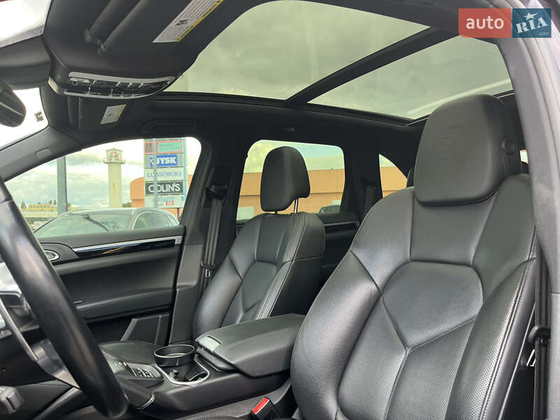 Позашляховик / Кросовер Porsche Cayenne 2016 в Києві