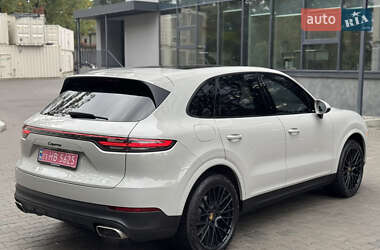 Позашляховик / Кросовер Porsche Cayenne 2020 в 