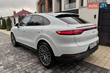 Внедорожник / Кроссовер Porsche Cayenne 2022 в 