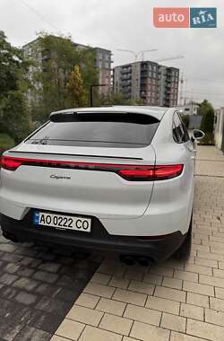 Внедорожник / Кроссовер Porsche Cayenne 2022 в 