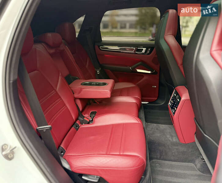 Внедорожник / Кроссовер Porsche Cayenne 2018 в Харькове