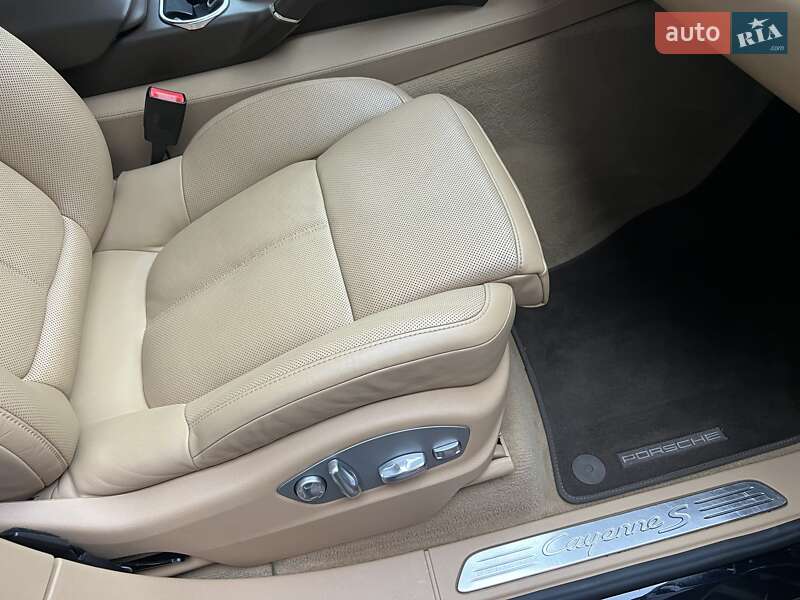 Позашляховик / Кросовер Porsche Cayenne 2015 в Києві фото 24 Позашляховик / Кросовер Porsche Cayenne 2015 в Києві