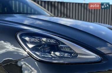 Позашляховик / Кросовер Porsche Cayenne 2022 в 