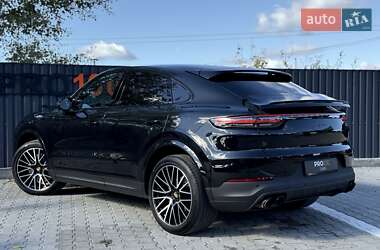 Позашляховик / Кросовер Porsche Cayenne 2022 в 
