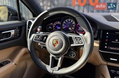 Позашляховик / Кросовер Porsche Cayenne 2022 в 
