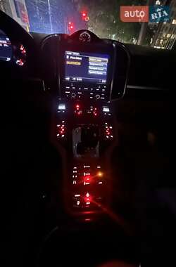 Позашляховик / Кросовер Porsche Cayenne 2010 в 