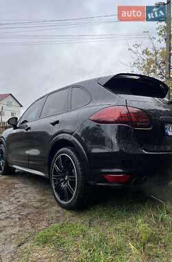 Позашляховик / Кросовер Porsche Cayenne 2010 в 