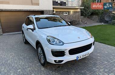 Позашляховик / Кросовер Porsche Cayenne 2017 в 