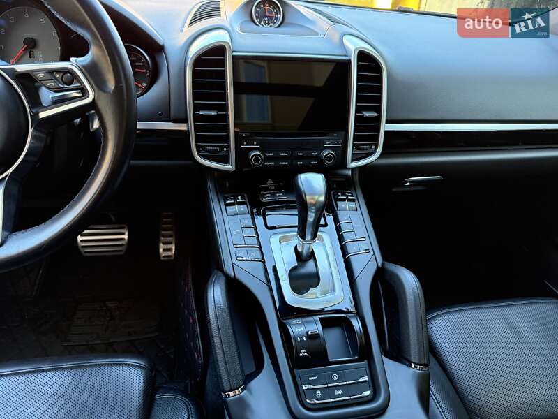 Внедорожник / Кроссовер Porsche Cayenne 2017 в Киеве фото 26 Внедорожник / Кроссовер Porsche Cayenne 2017 в Киеве